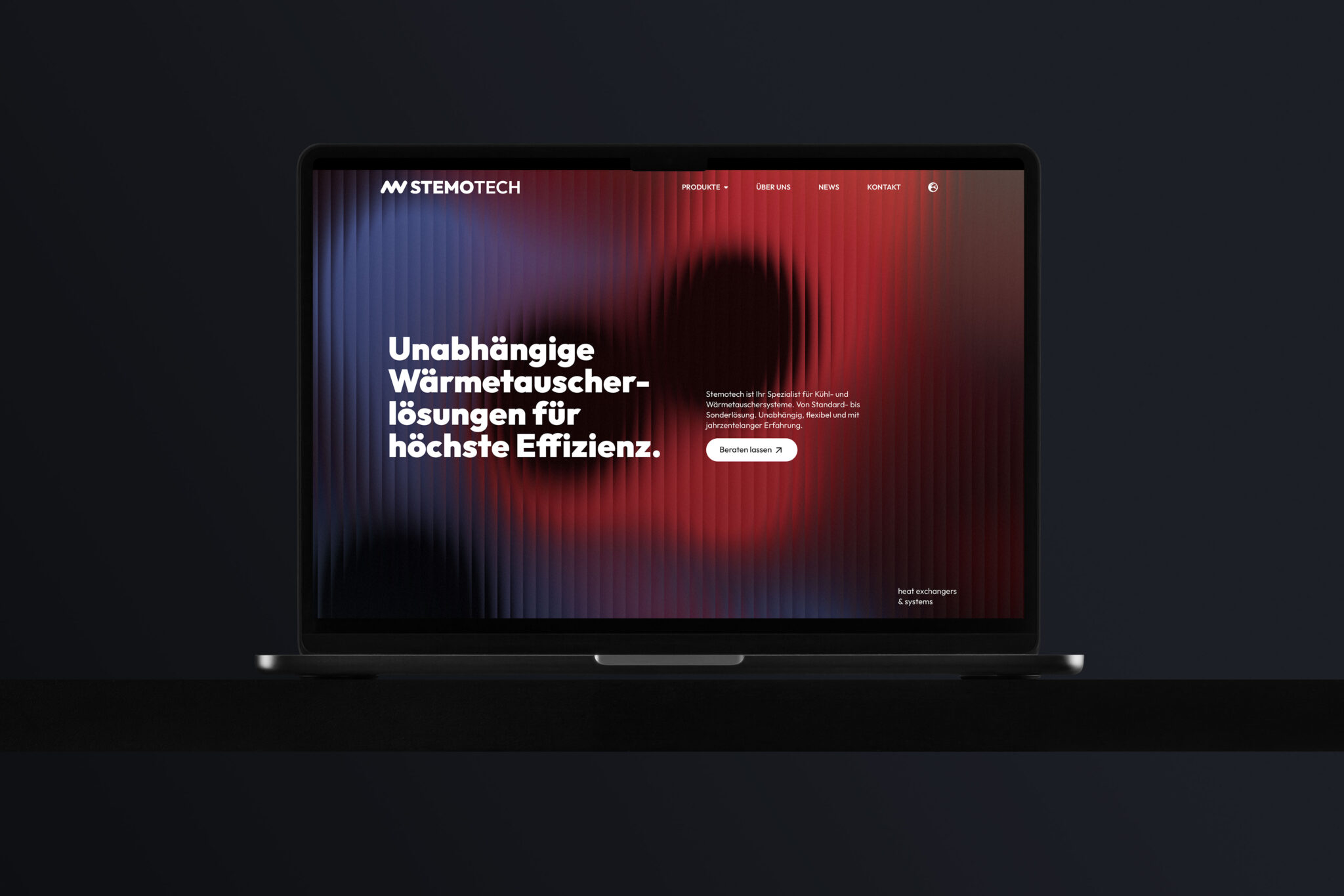 Ein offener Laptop mit einer modernen Website für die Firma Stemotech Wärmetauscher. Erstellt von der Webdesign Firma SuS.digital in Oberösterreich.
